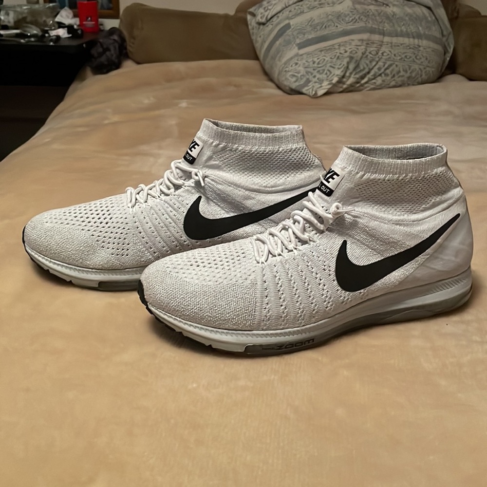 Nike - Picture 2 of 6